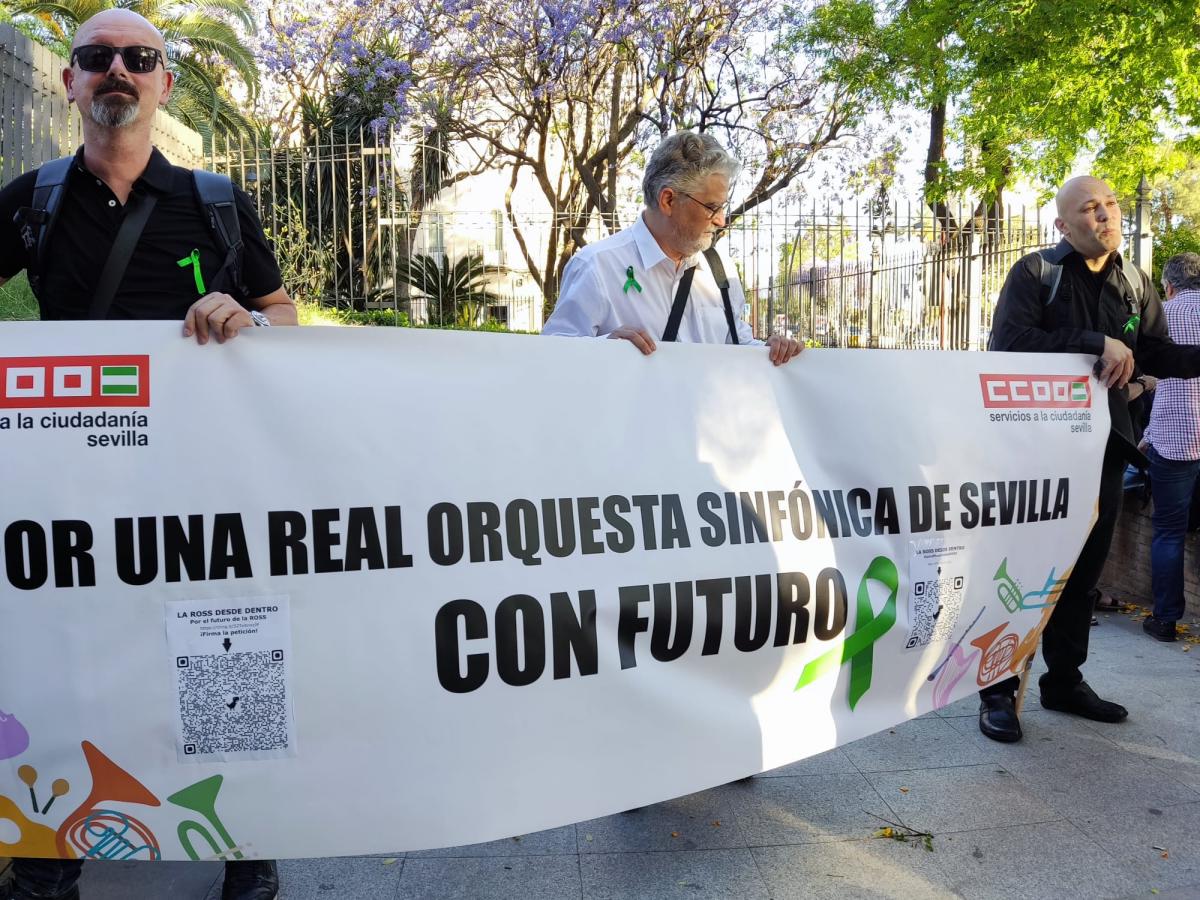 Manifestacin por el futuro de la Real Orquesta Sinfnica de Sevilla